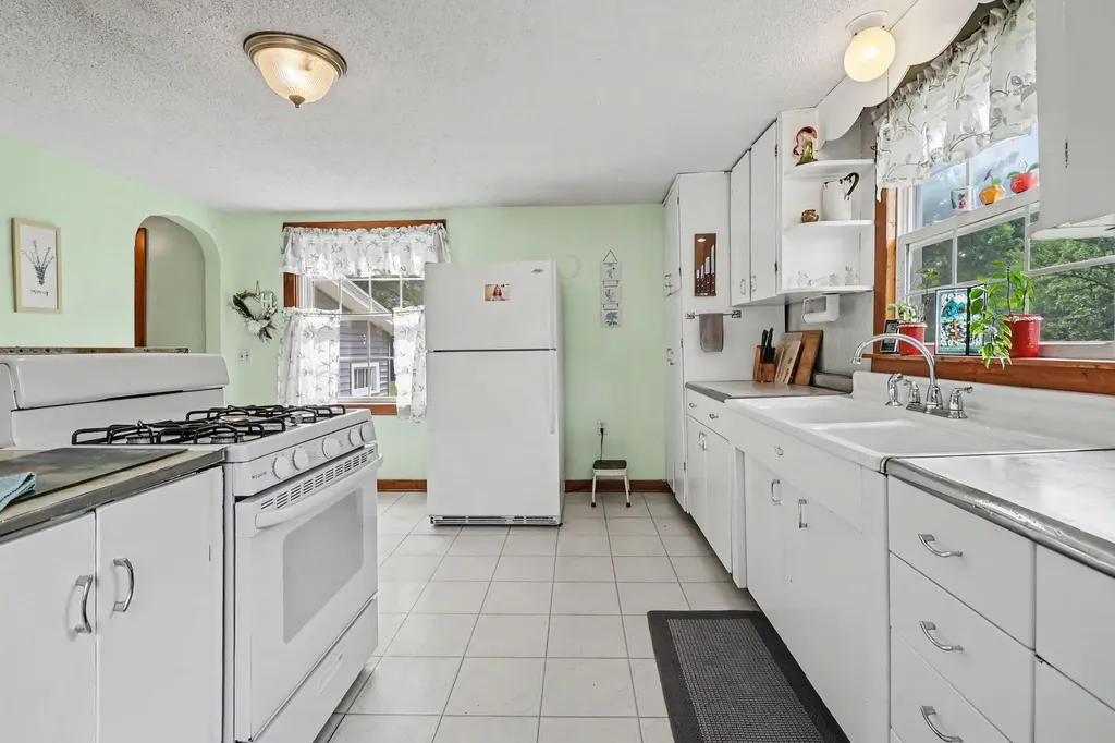 9748 N Us 31 Unknown City MI 49431