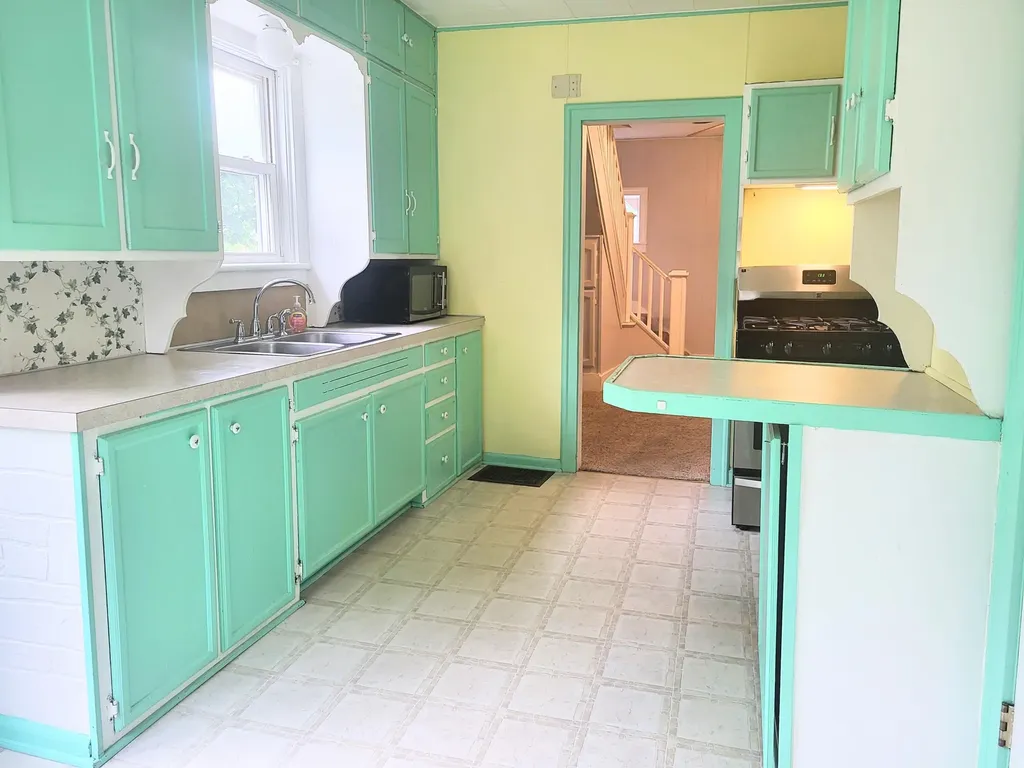254 4th Avenue Manistee City MI 49660