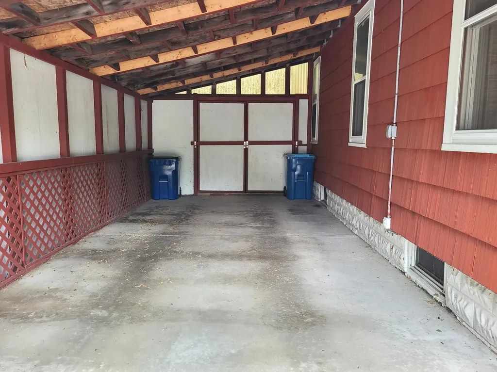 254 4th Avenue Manistee City MI 49660