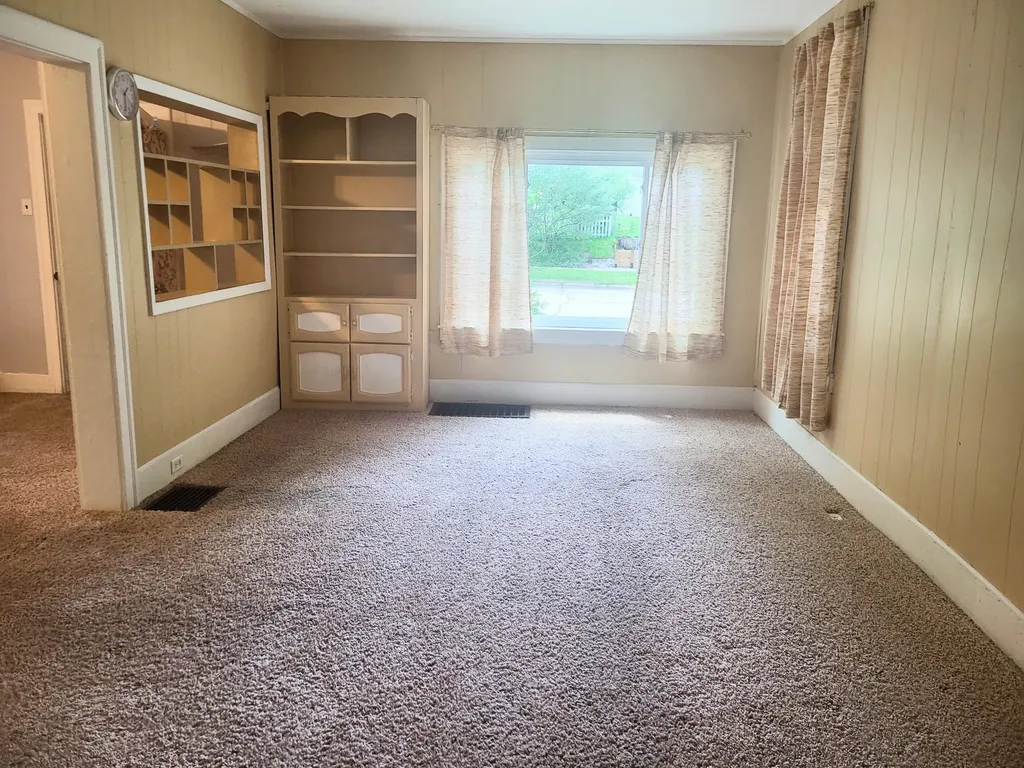 254 4th Avenue Manistee City MI 49660