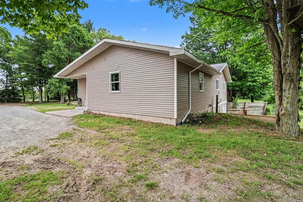 3585 N 72nd Avenue Hart Township MI 49420