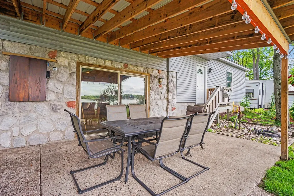 9039 E Ensign Court Newfield Township MI 49421