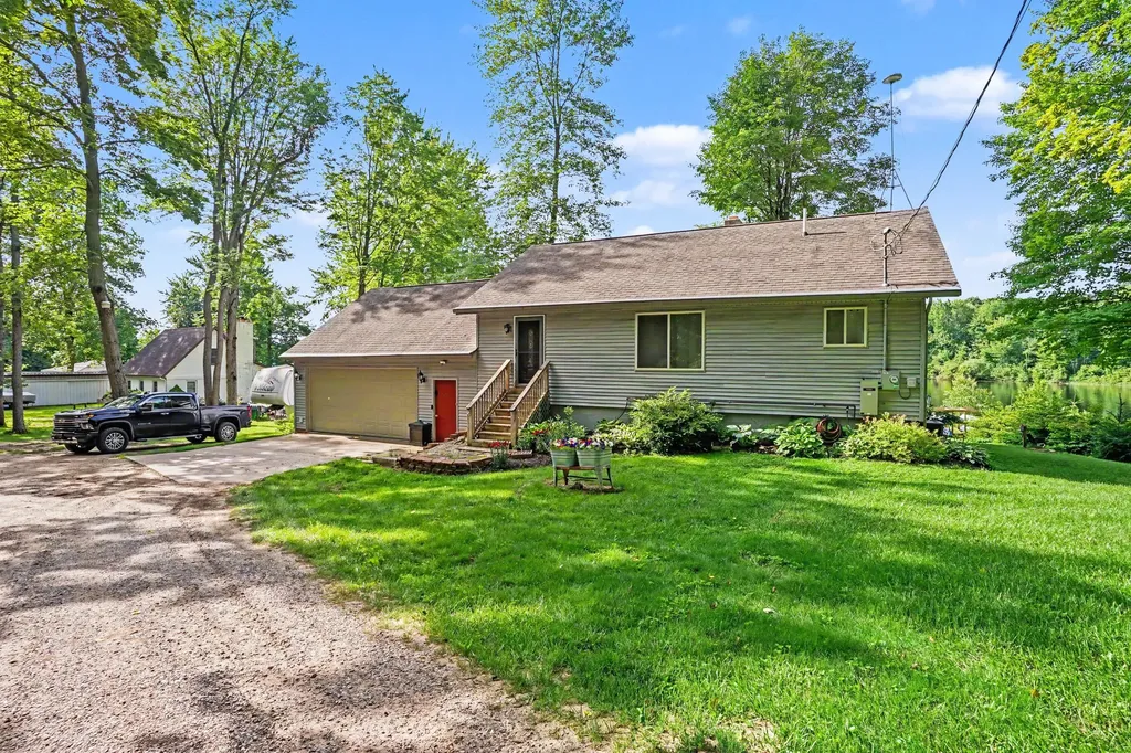 9039 E Ensign Court Newfield Township MI 49421