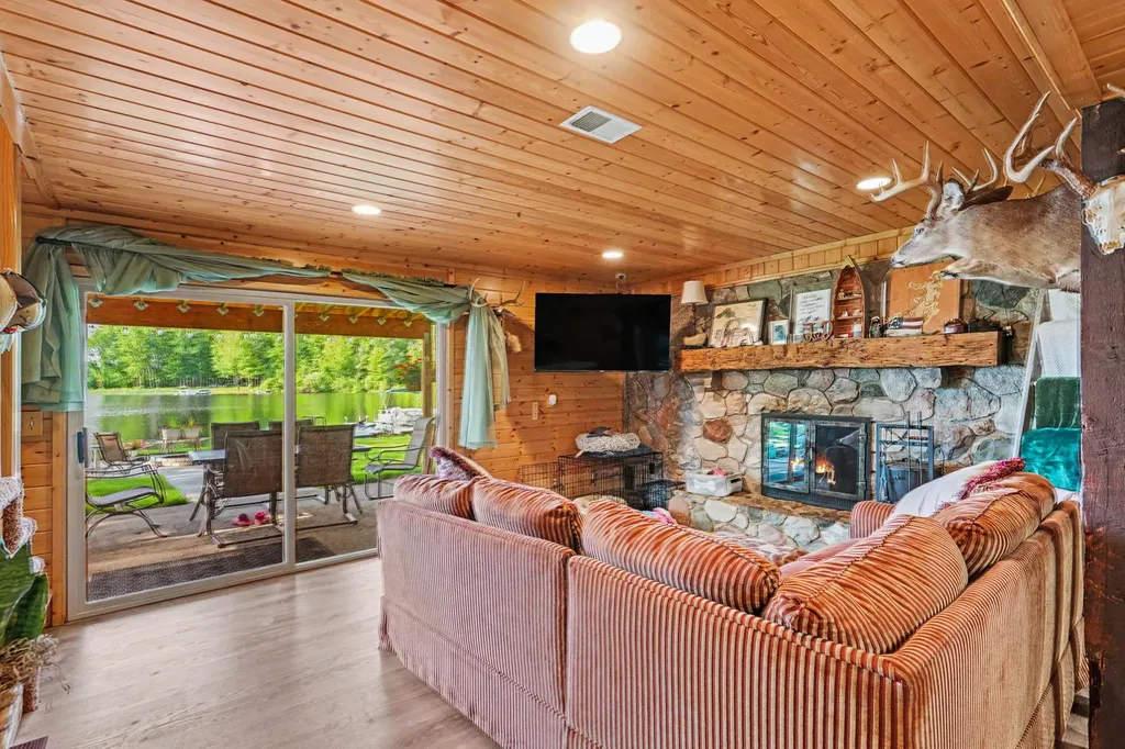 9039 E Ensign Court Newfield Township MI 49421