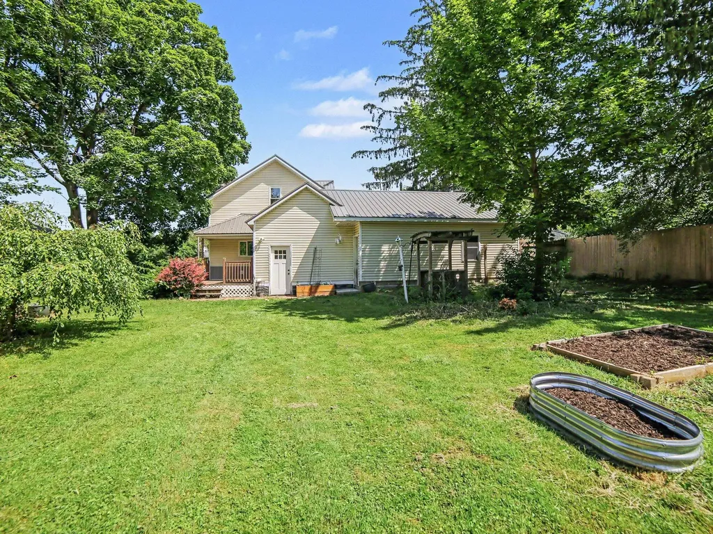 206 E Broadway Street Scottville City MI 49454