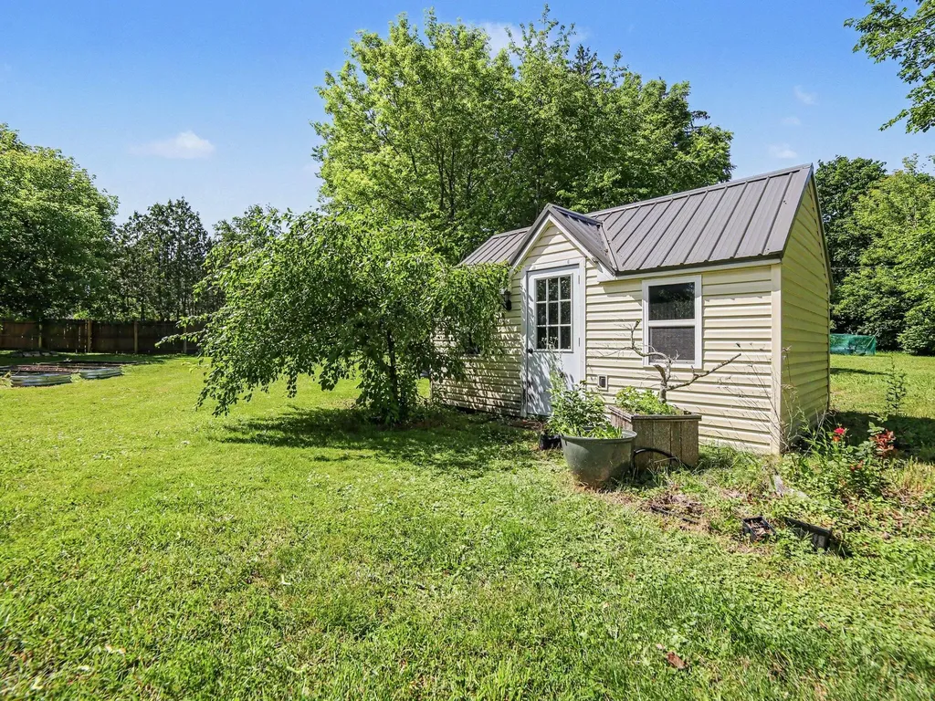 206 E Broadway Street Scottville City MI 49454