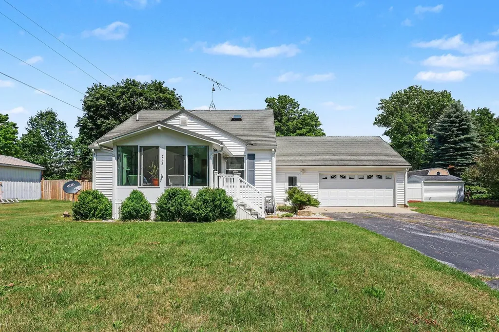 728 Ohio Avenue Fremont City MI 49412