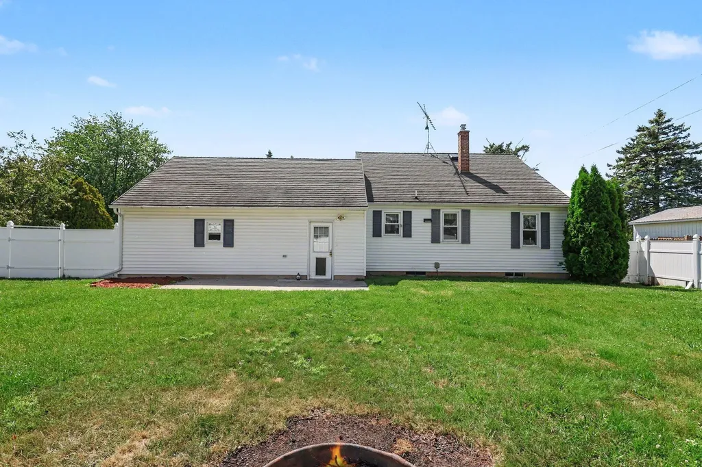 728 Ohio Avenue Fremont City MI 49412