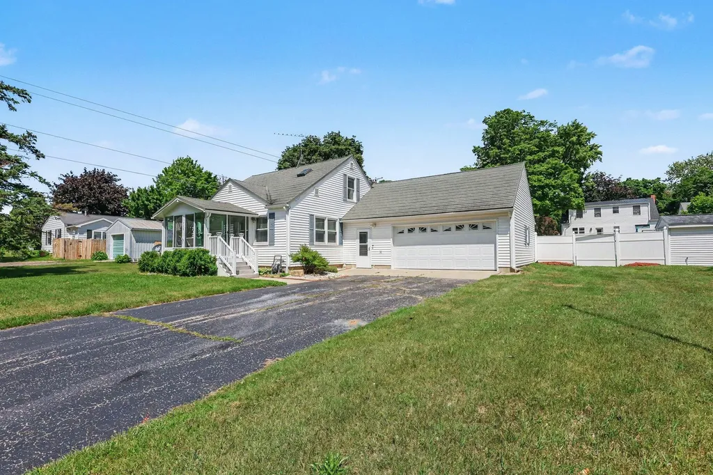 728 Ohio Avenue Fremont City MI 49412