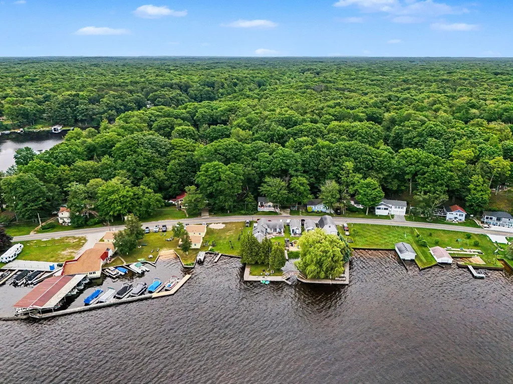3802 N Lakeshore Drive Hamlin Township MI 49431