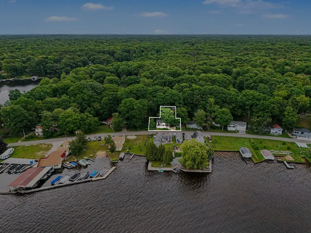 3802 N Lakeshore Drive Hamlin Township MI 49431