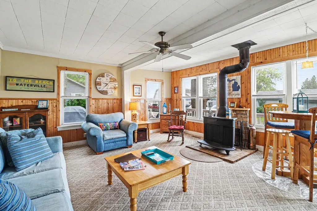 3802 N Lakeshore Drive Hamlin Township MI 49431