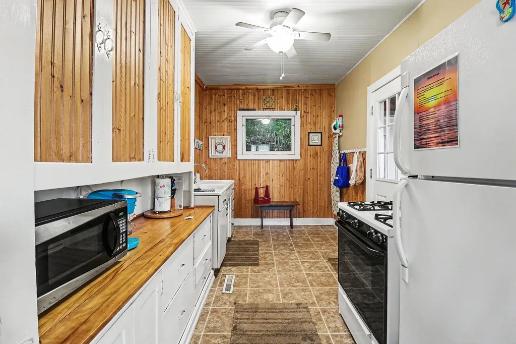 3802 N Lakeshore Drive Hamlin Township MI 49431