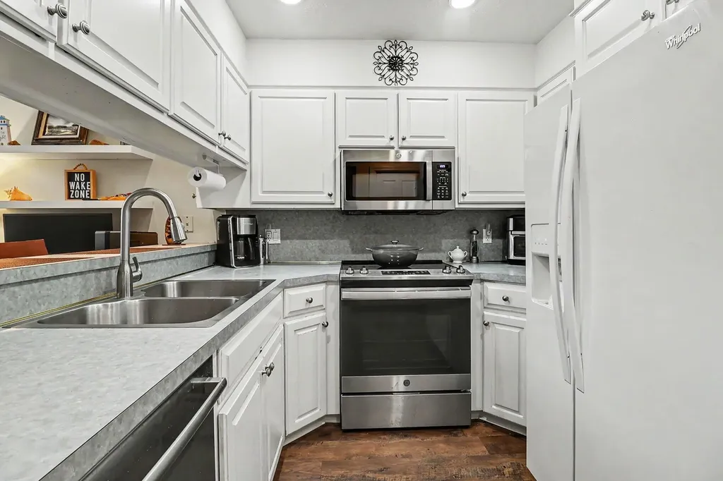 84 Harbor Drive Ludington City MI 49431