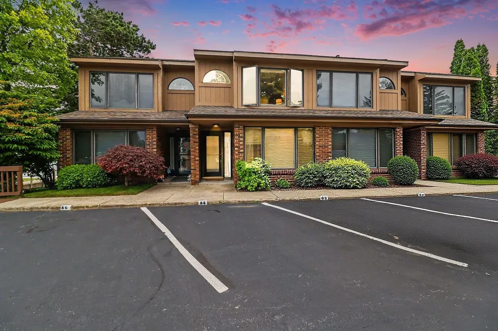 84 Harbor Drive Ludington City MI 49431