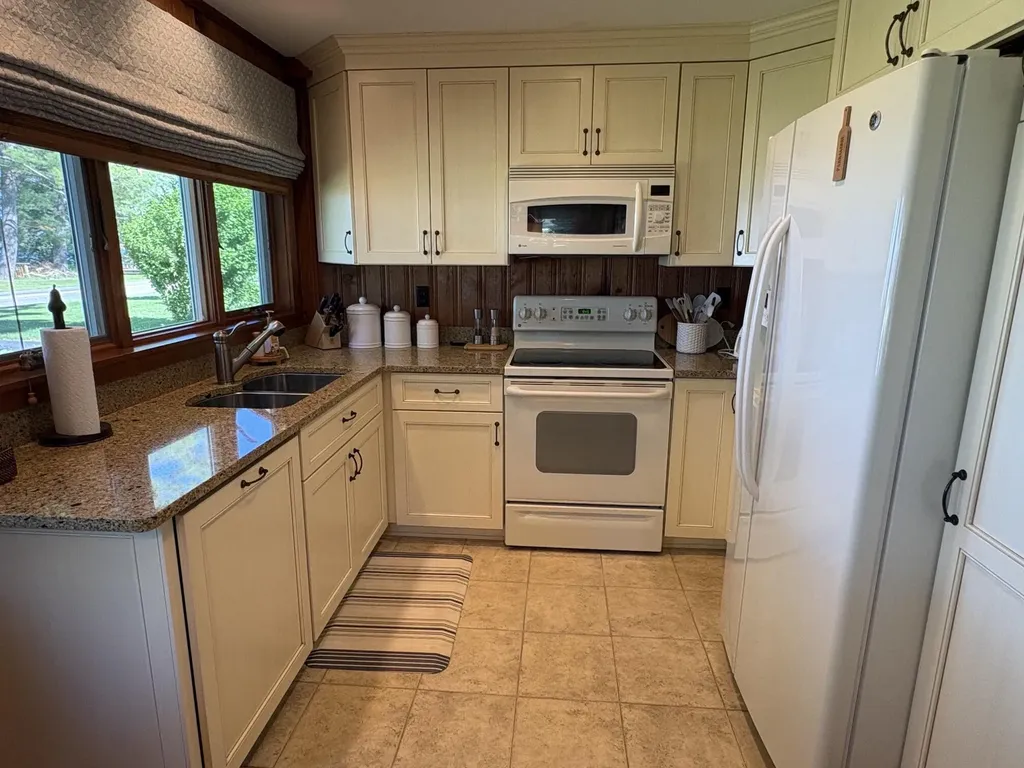 13453 Lakeside Avenue Pleasanton Township MI 49614