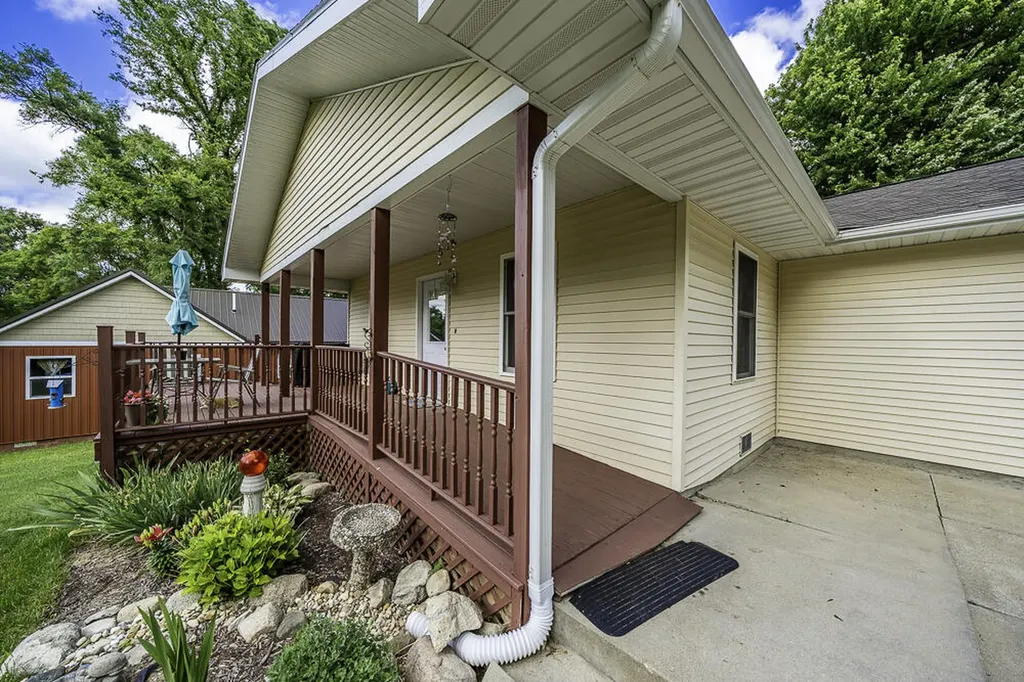 38 N Elm Street Hesperia Village MI 49421