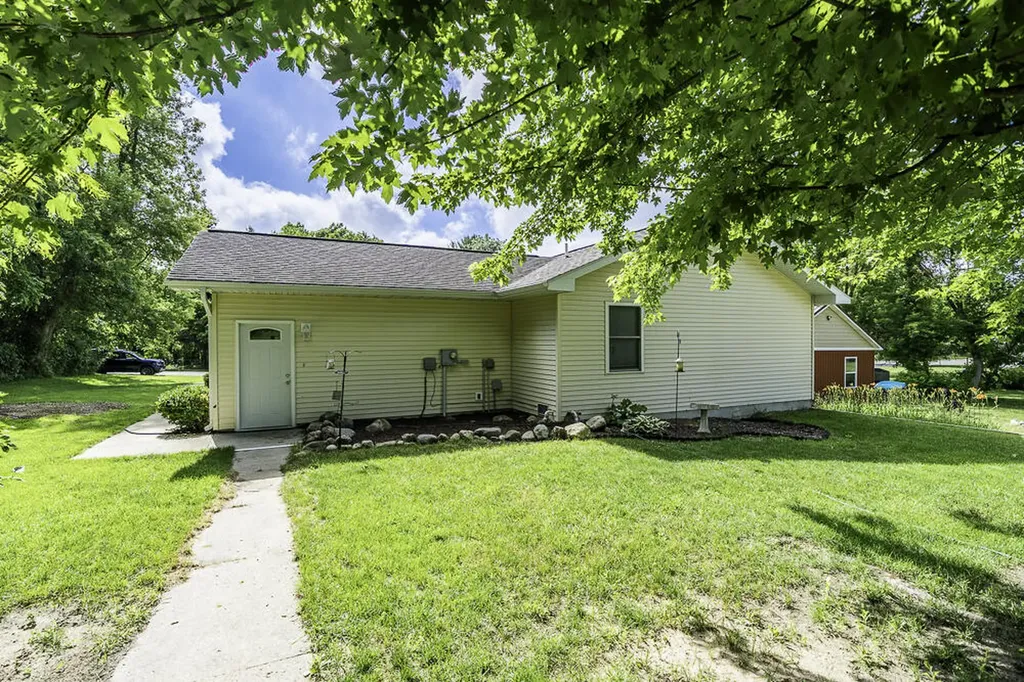 38 N Elm Street Hesperia Village MI 49421