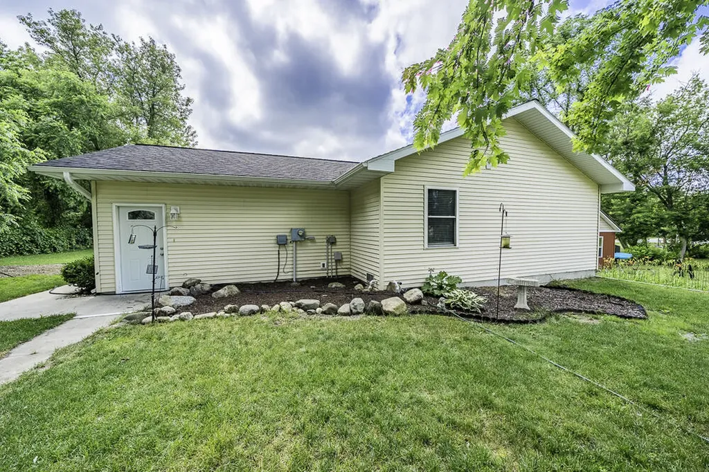 38 N Elm Street Hesperia Village MI 49421