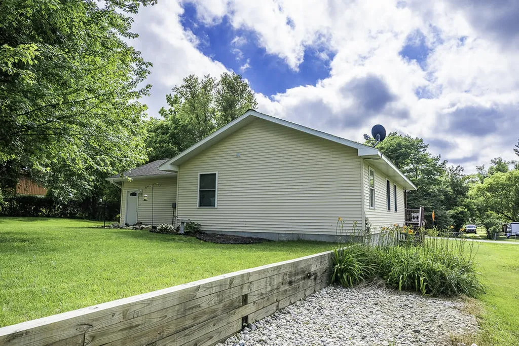 38 N Elm Street Hesperia Village MI 49421