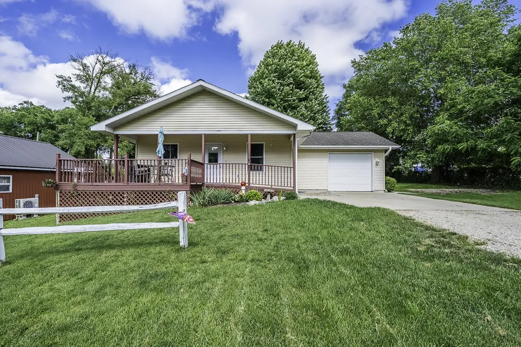 38 N Elm Street Hesperia Village MI 49421