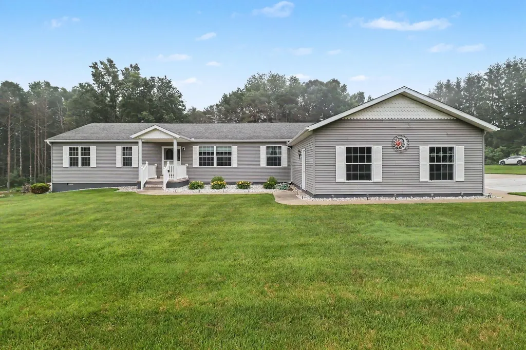 986 W Fox Farm Road Filer Charter Township MI 49660