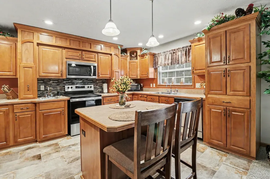 986 W Fox Farm Road Filer Charter Township MI 49660