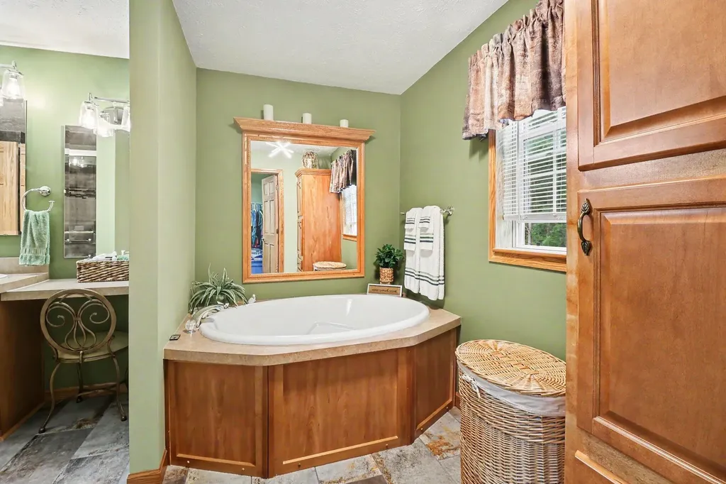 986 W Fox Farm Road Filer Charter Township MI 49660