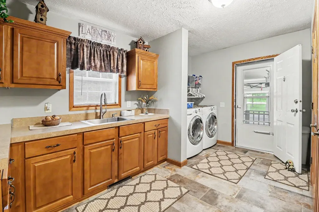 986 W Fox Farm Road Filer Charter Township MI 49660
