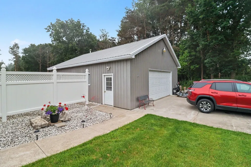 986 W Fox Farm Road Filer Charter Township MI 49660