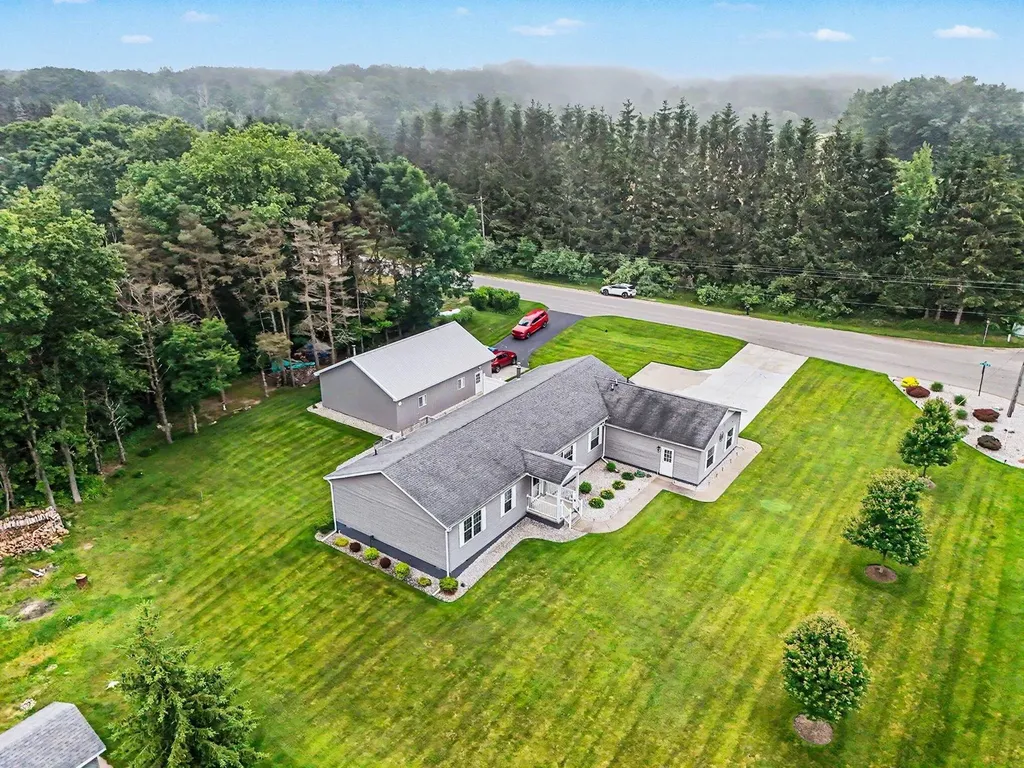 986 W Fox Farm Road Filer Charter Township MI 49660