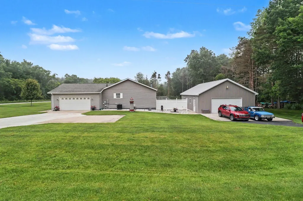986 W Fox Farm Road Filer Charter Township MI 49660