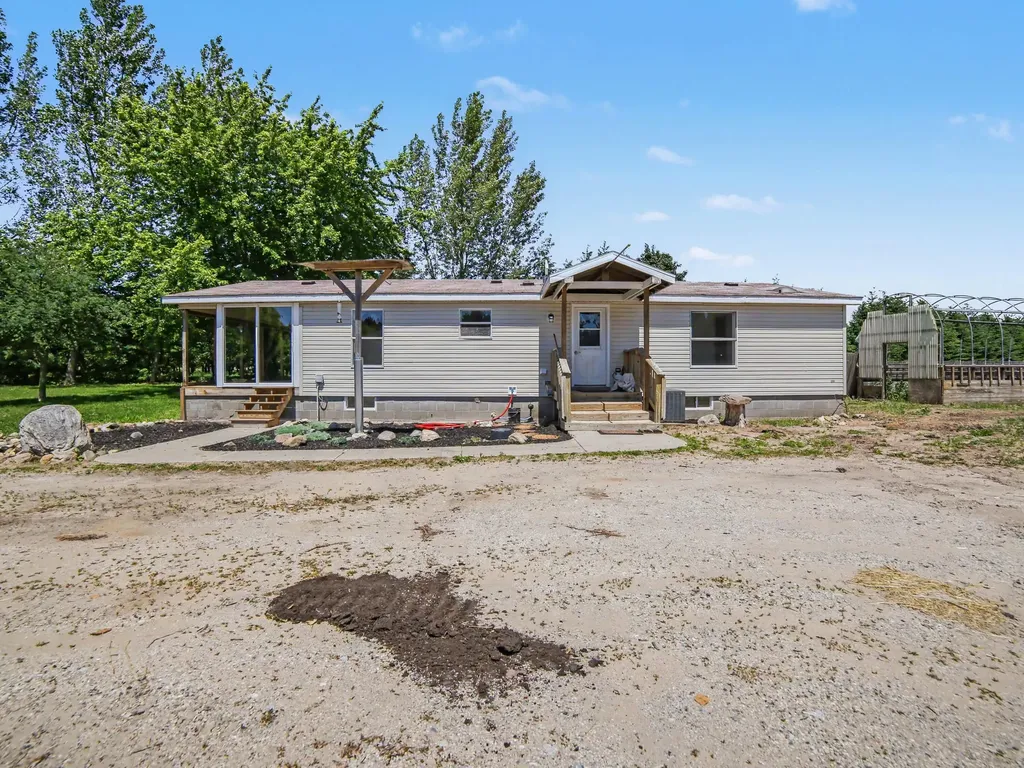 1904 N 48th Avenue Golden Township MI 49436