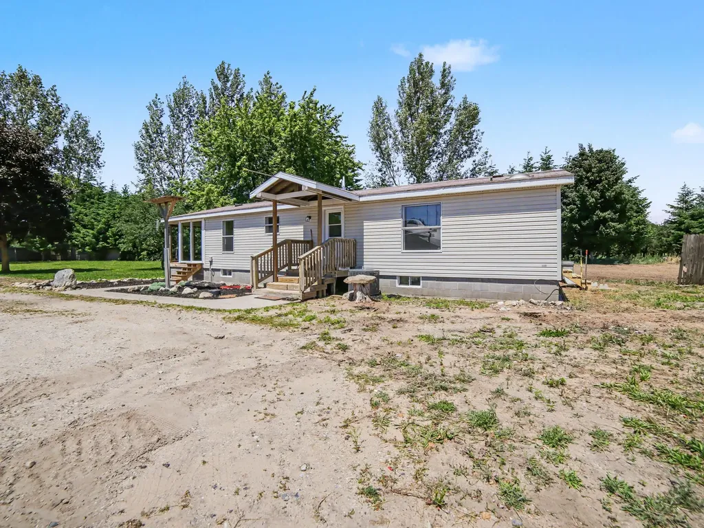 1904 N 48th Avenue Golden Township MI 49436