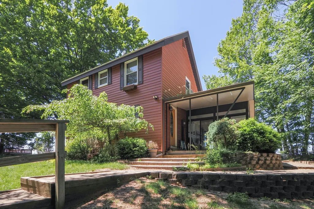 4616 W Fox Farm Road Filer Charter Township MI 49660