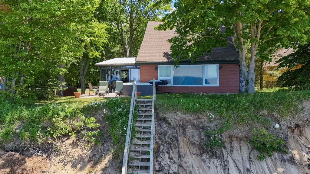 4616 W Fox Farm Road Filer Charter Township MI 49660