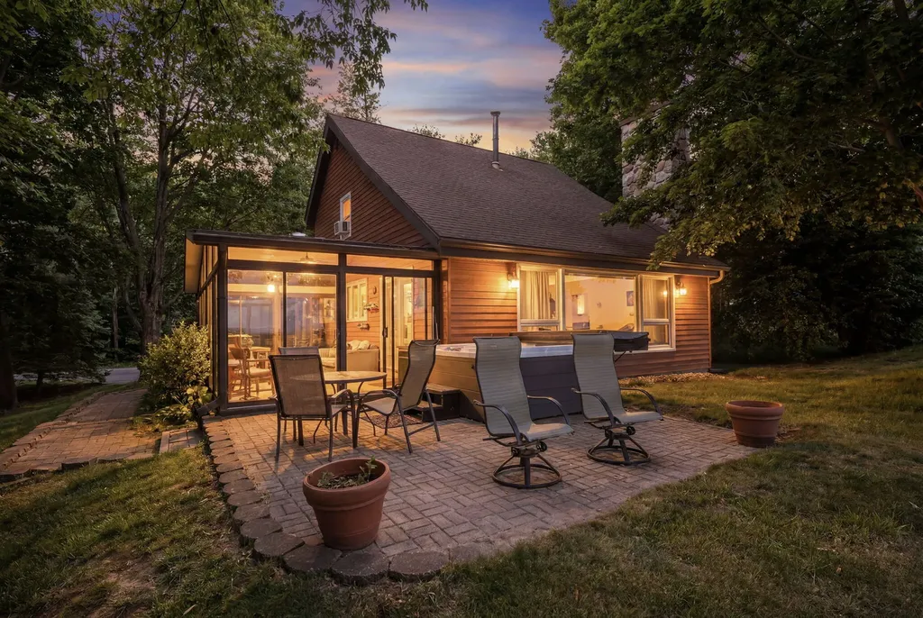 4616 W Fox Farm Road Filer Charter Township MI 49660