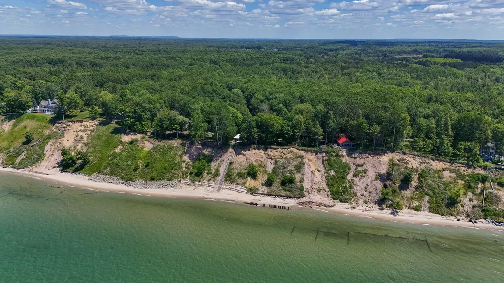 4616 W Fox Farm Road Filer Charter Township MI 49660
