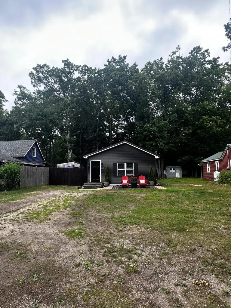 16928 6th Street Norman Township MI 49689