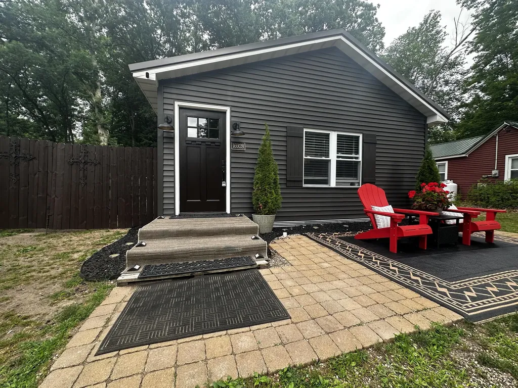 16928 6th Street Norman Township MI 49689