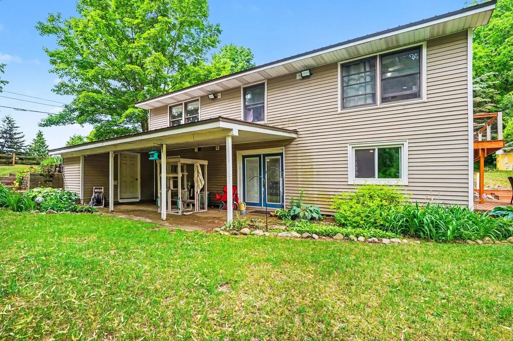 2430 W Woodrow Road Shelby Township MI 49455