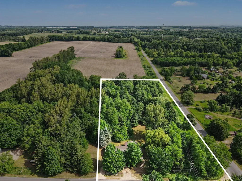 2430 W Woodrow Road Shelby Township MI 49455