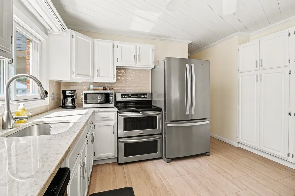 311 N Reinberg Avenue Scottville City MI 49454