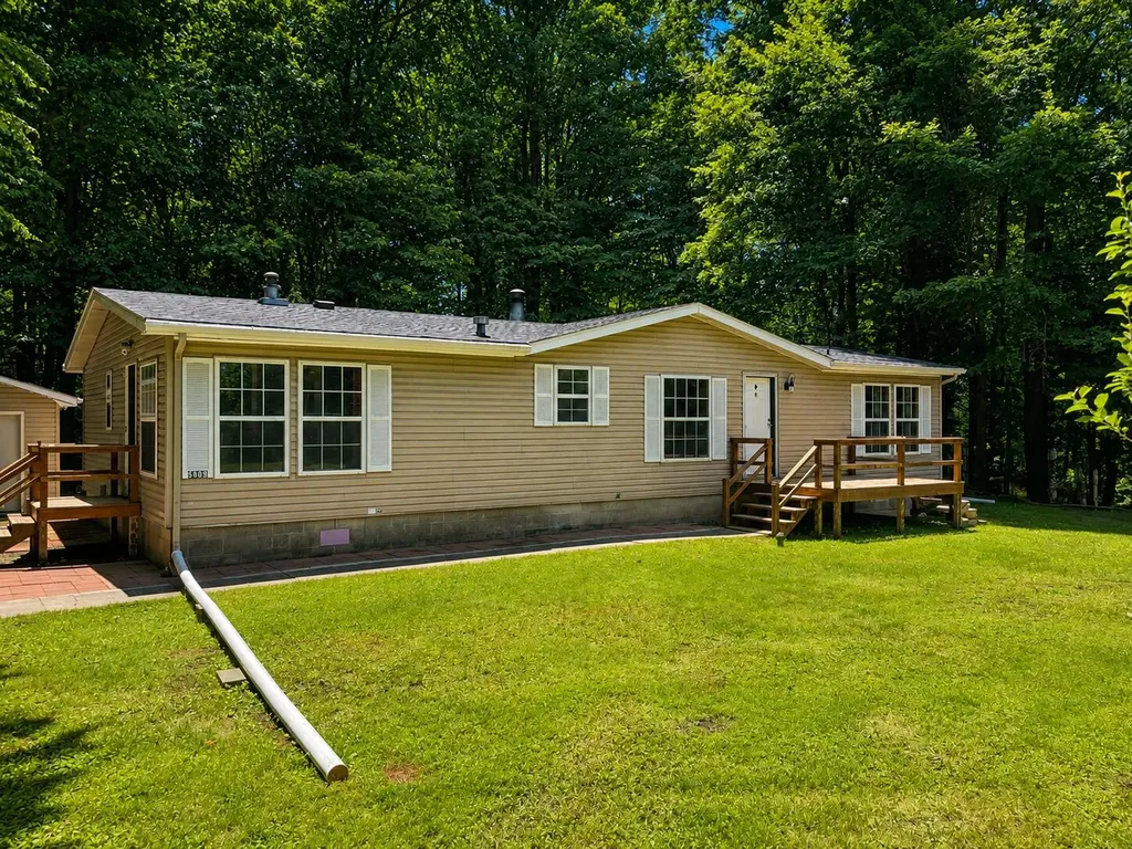 5809 Barnhart Road Hamlin Township MI 49431