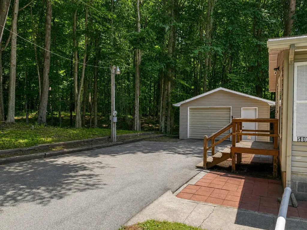 5809 Barnhart Road Hamlin Township MI 49431
