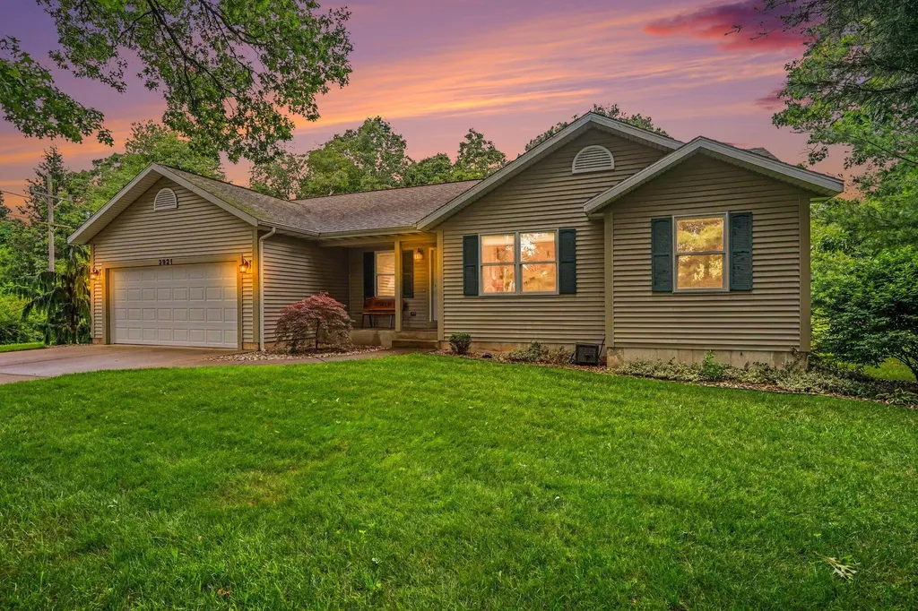 3921 S Sheridan Drive Fruitport Charter Township MI 49444