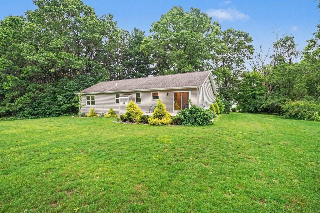 3921 S Sheridan Drive Fruitport Charter Township MI 49444