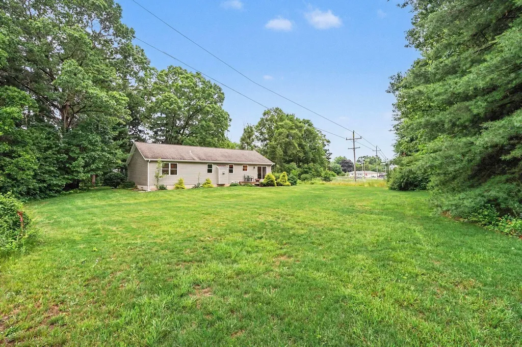 3921 S Sheridan Drive Fruitport Charter Township MI 49444