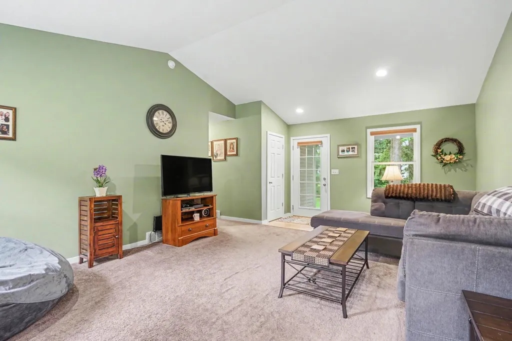 3921 S Sheridan Drive Fruitport Charter Township MI 49444