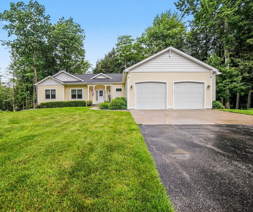 1655 Glenwood Road Hamlin Township MI 49431